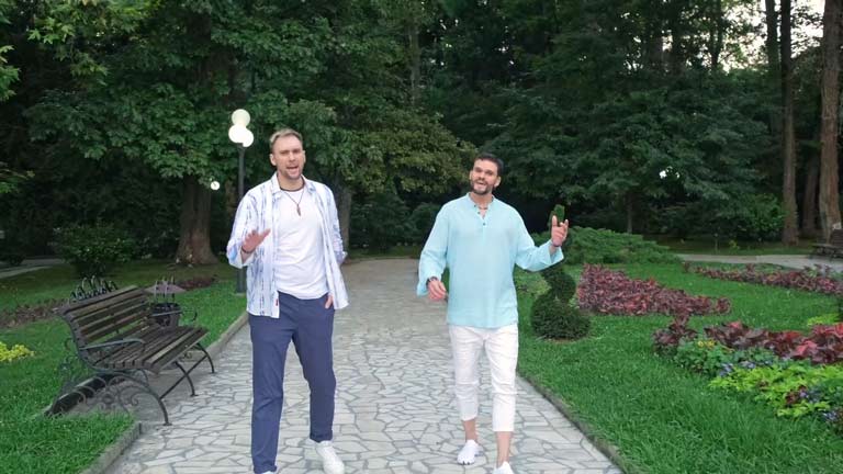 А я не знаю почему…